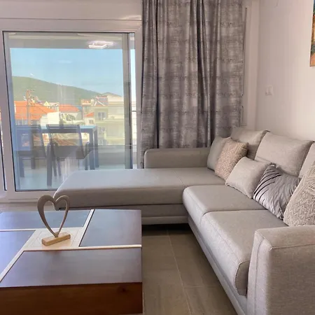 Διαμέρισμα Alina's & Alex's *